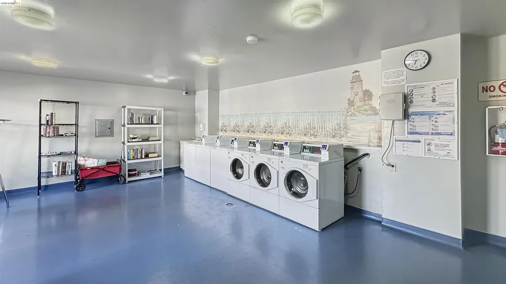 5 Embarcadero W Oakland CA 94607
