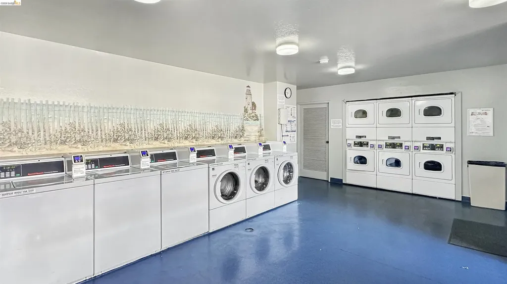 5 Embarcadero W Oakland CA 94607