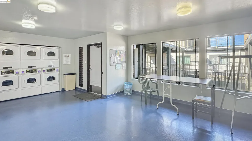 5 Embarcadero W Oakland CA 94607