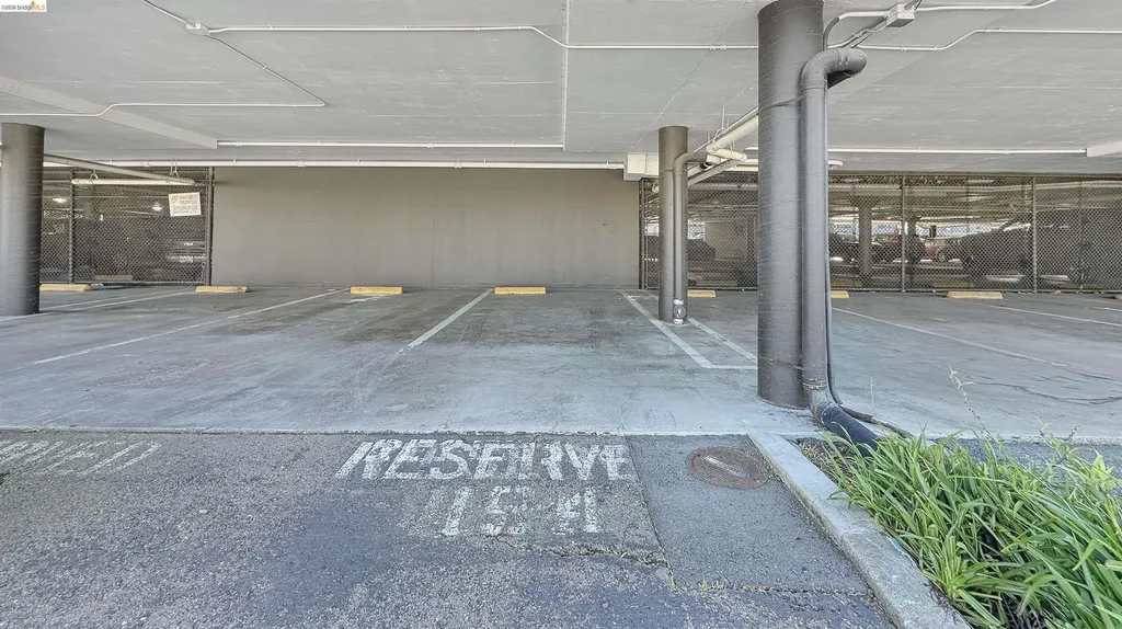 5 Embarcadero W Oakland CA 94607