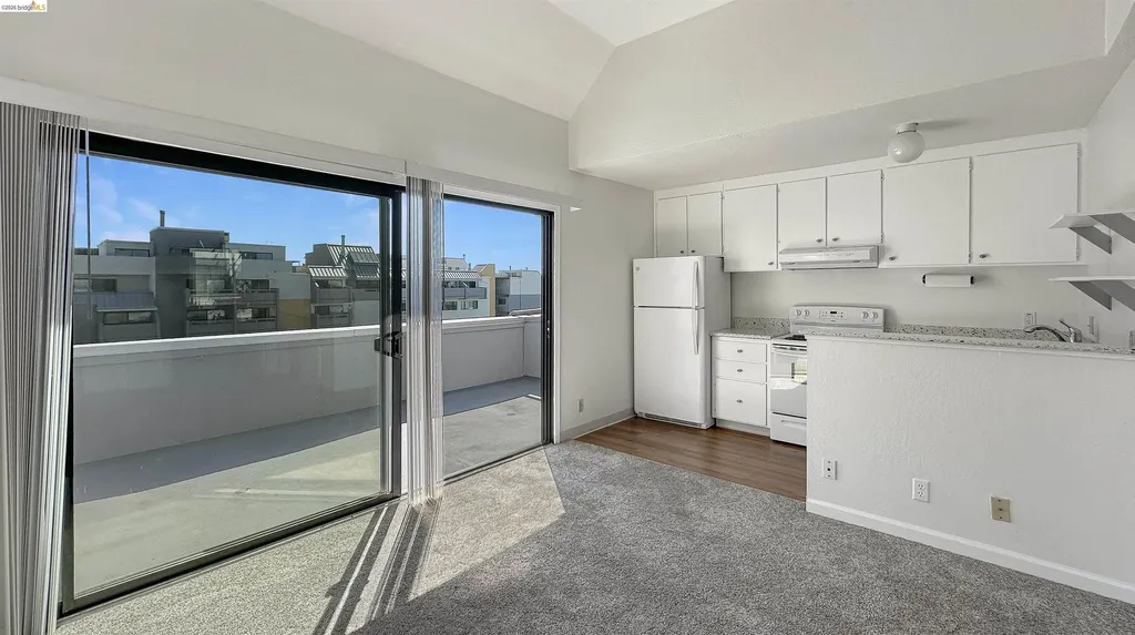 5 Embarcadero W Oakland CA 94607