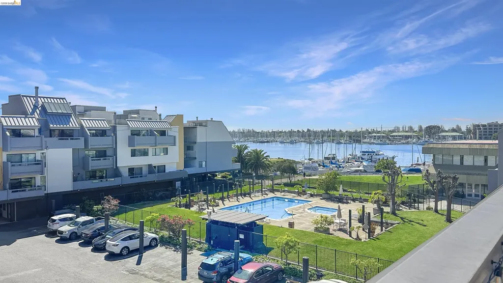 5 Embarcadero W Oakland CA 94607