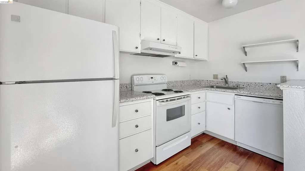 5 Embarcadero W Oakland CA 94607