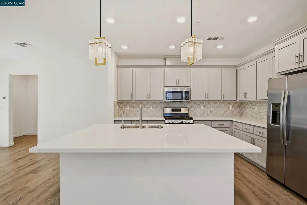 5 Brookdale Court Pittsburg CA 94565