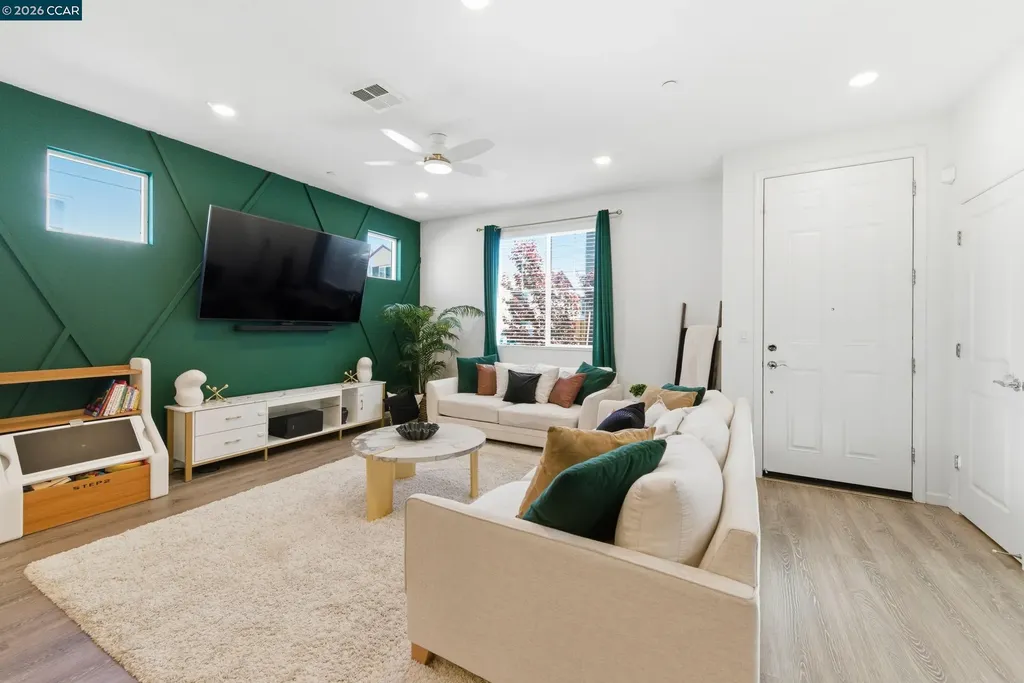 5 Brookdale Court Pittsburg CA 94565