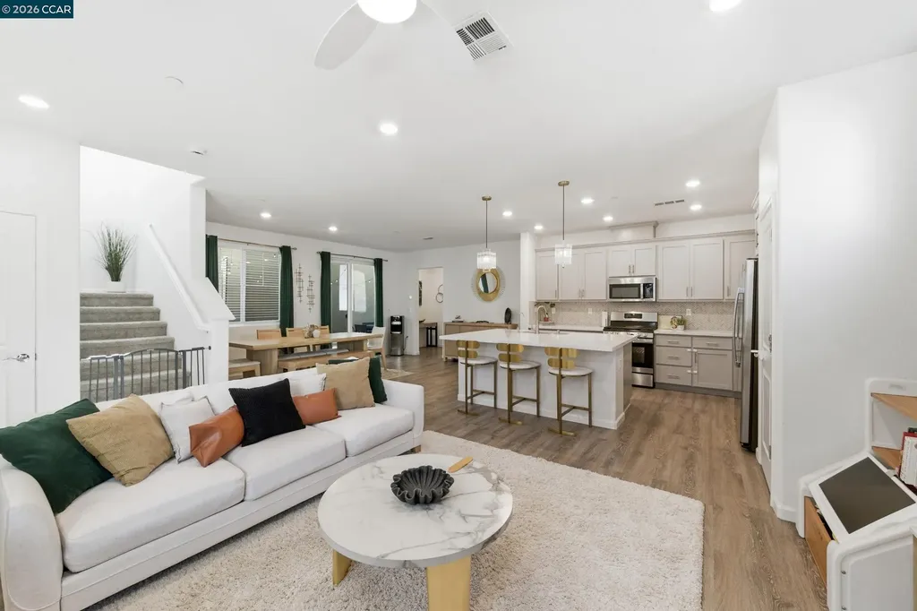 5 Brookdale Court Pittsburg CA 94565
