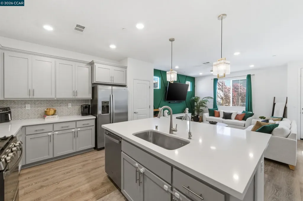 5 Brookdale Court Pittsburg CA 94565