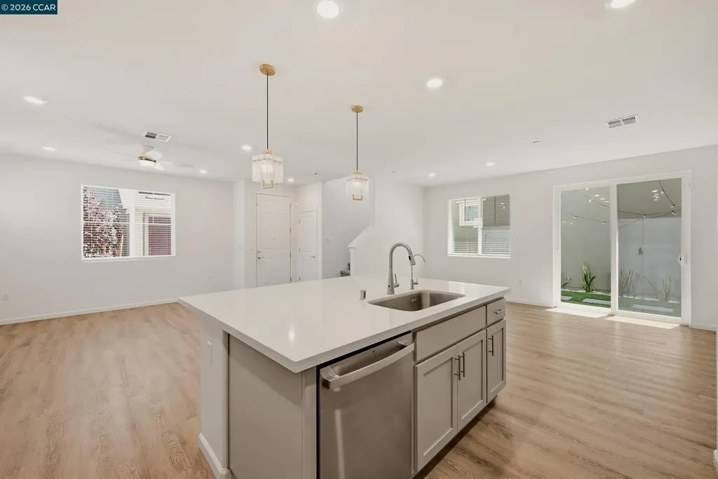 5 Brookdale Court Pittsburg CA 94565