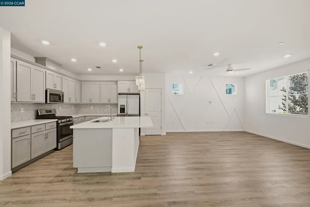 5 Brookdale Court Pittsburg CA 94565