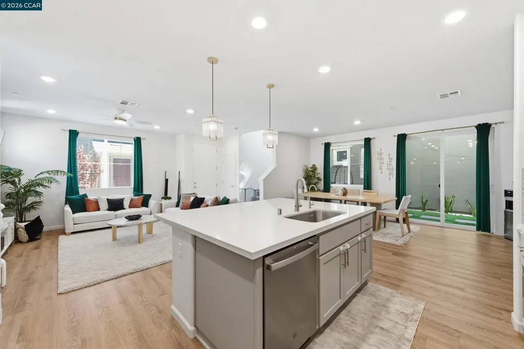 5 Brookdale Court Pittsburg CA 94565