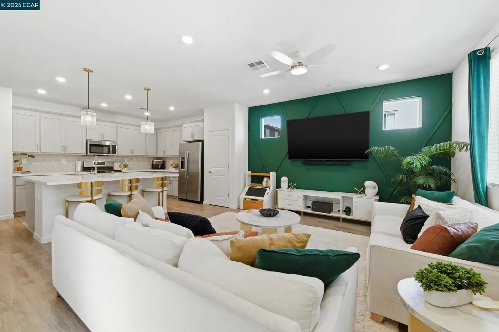 5 Brookdale Court Pittsburg CA 94565