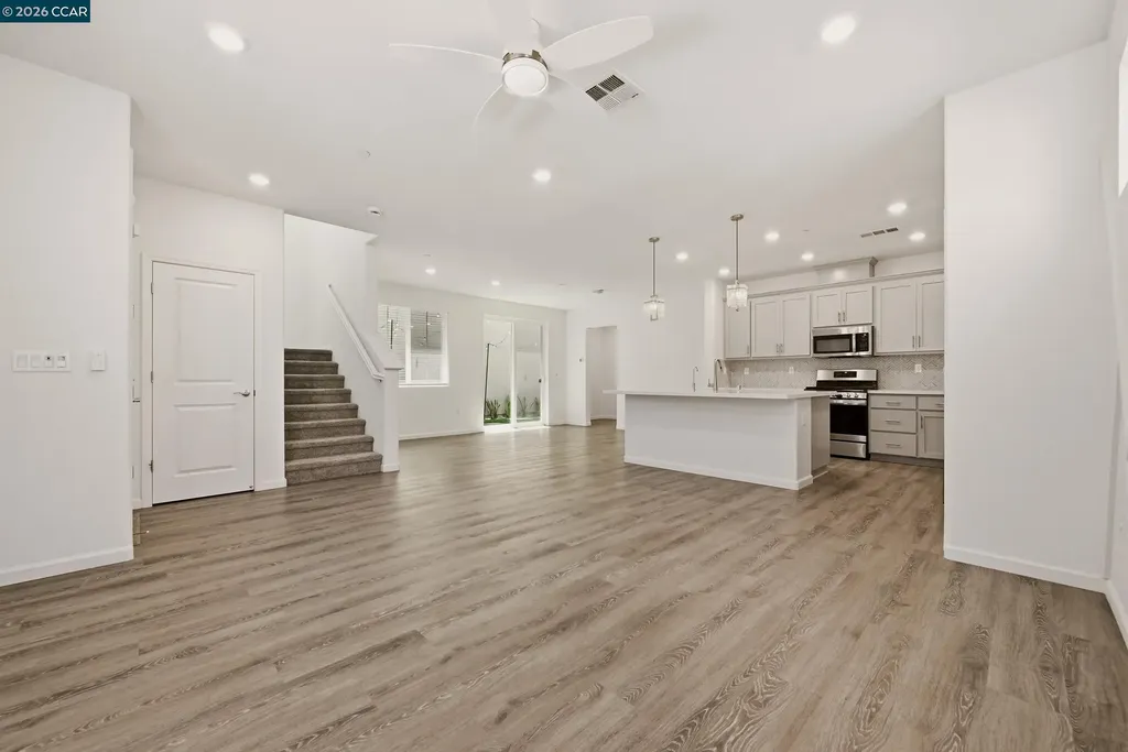 5 Brookdale Court Pittsburg CA 94565