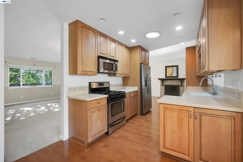 30245 Treeview Street Hayward CA 94544