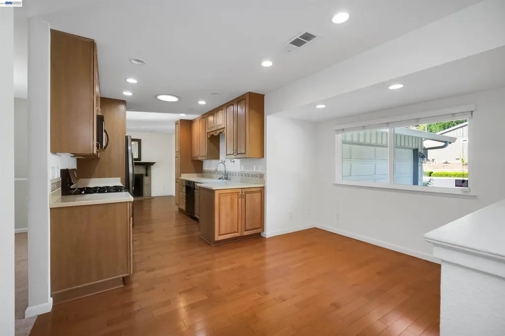 30245 Treeview Street Hayward CA 94544