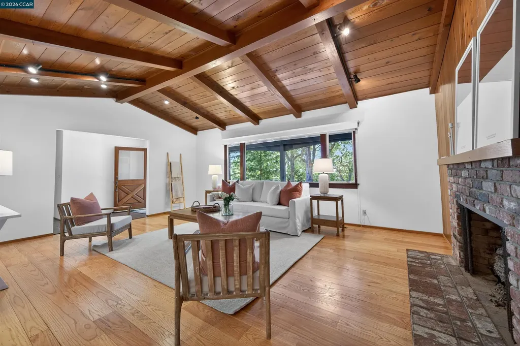 15 Crown Court Orinda CA 94563