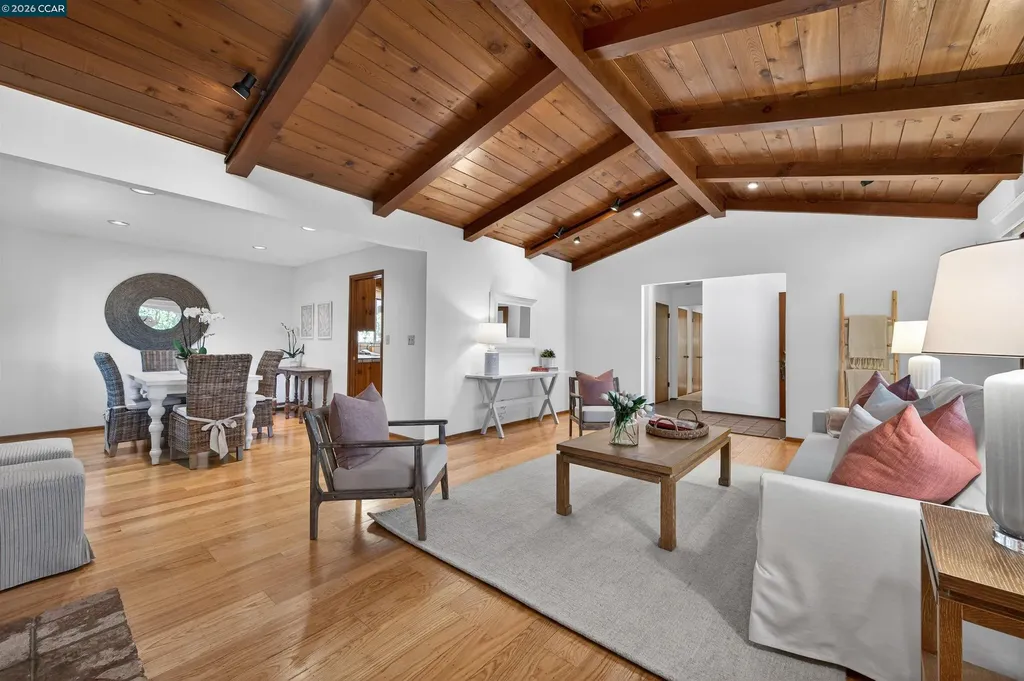 15 Crown Court Orinda CA 94563