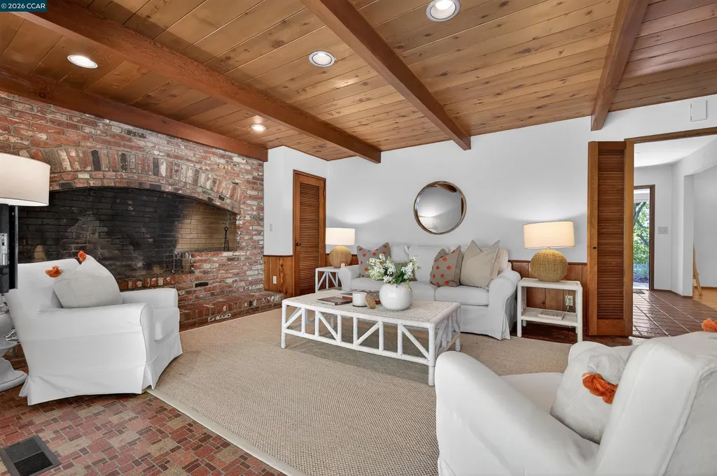 15 Crown Court Orinda CA 94563
