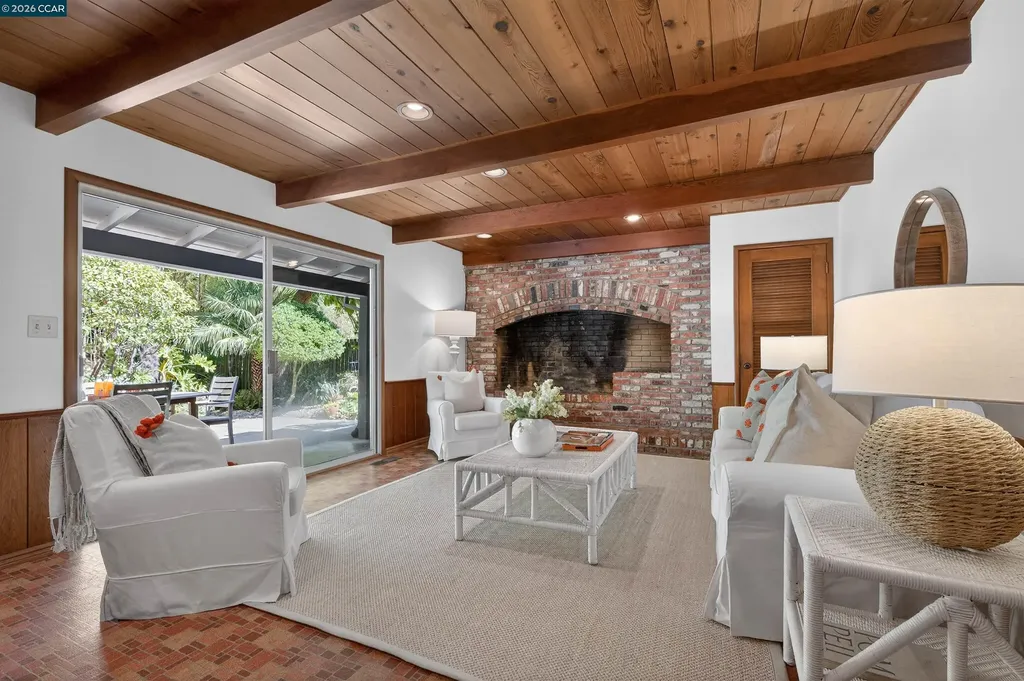 15 Crown Court Orinda CA 94563