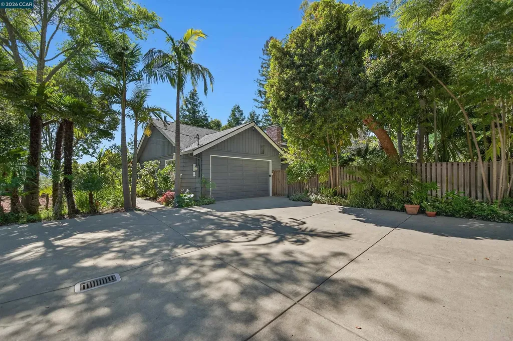 15 Crown Court Orinda CA 94563