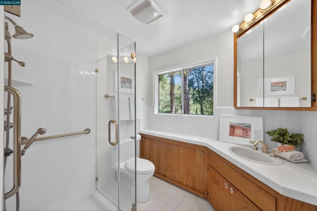 15 Crown Court Orinda CA 94563