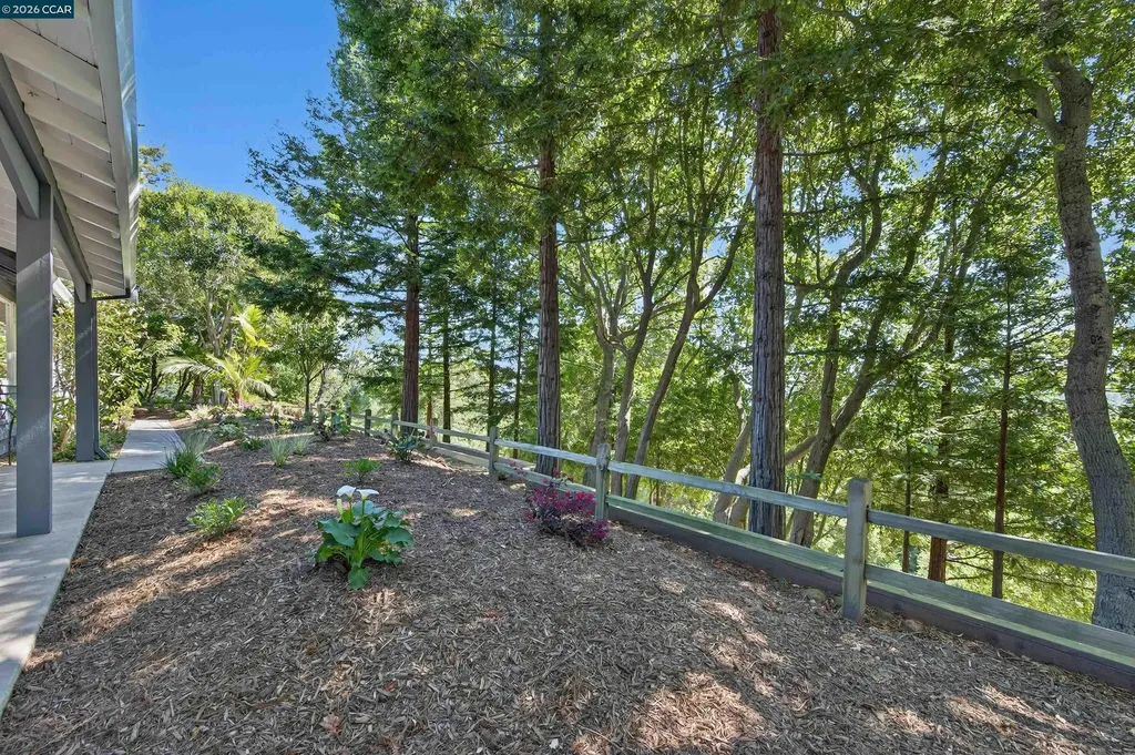 15 Crown Court Orinda CA 94563