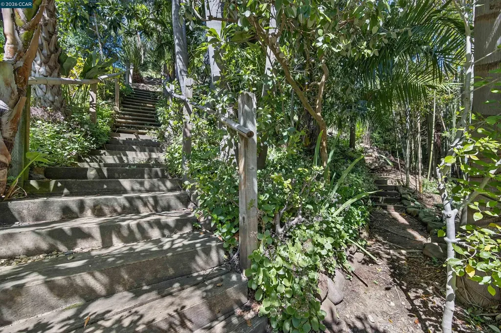 15 Crown Court Orinda CA 94563