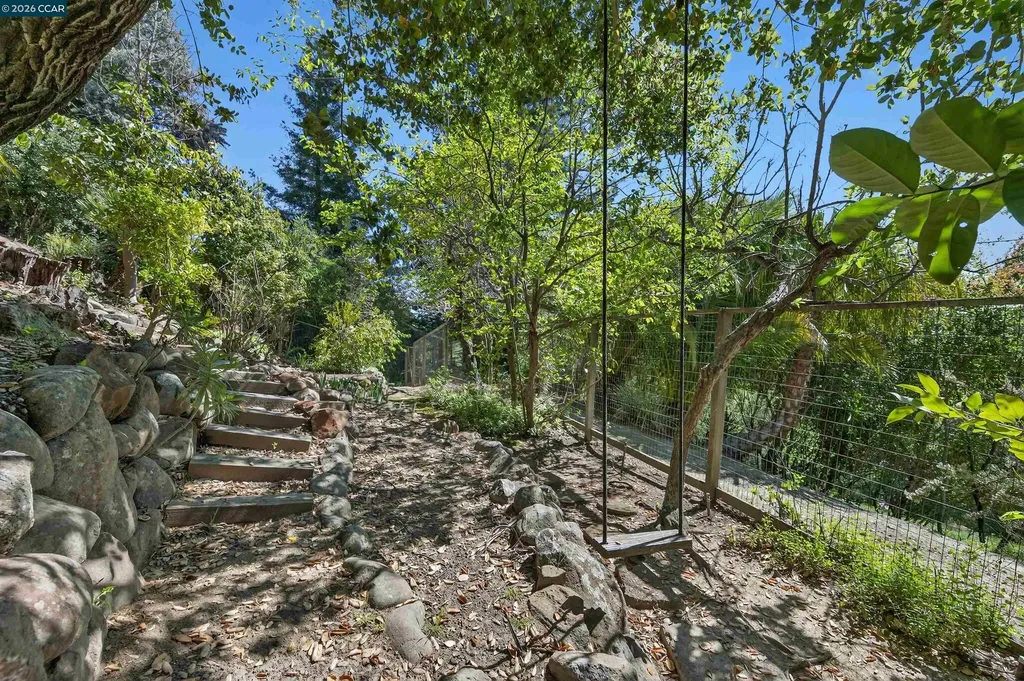 15 Crown Court Orinda CA 94563