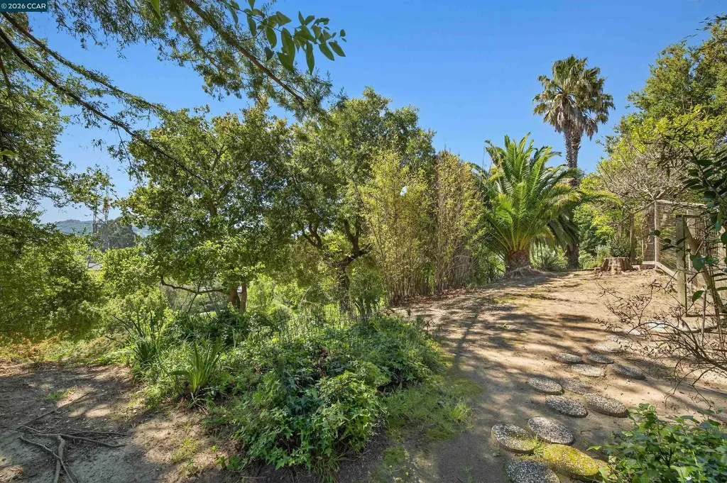 15 Crown Court Orinda CA 94563