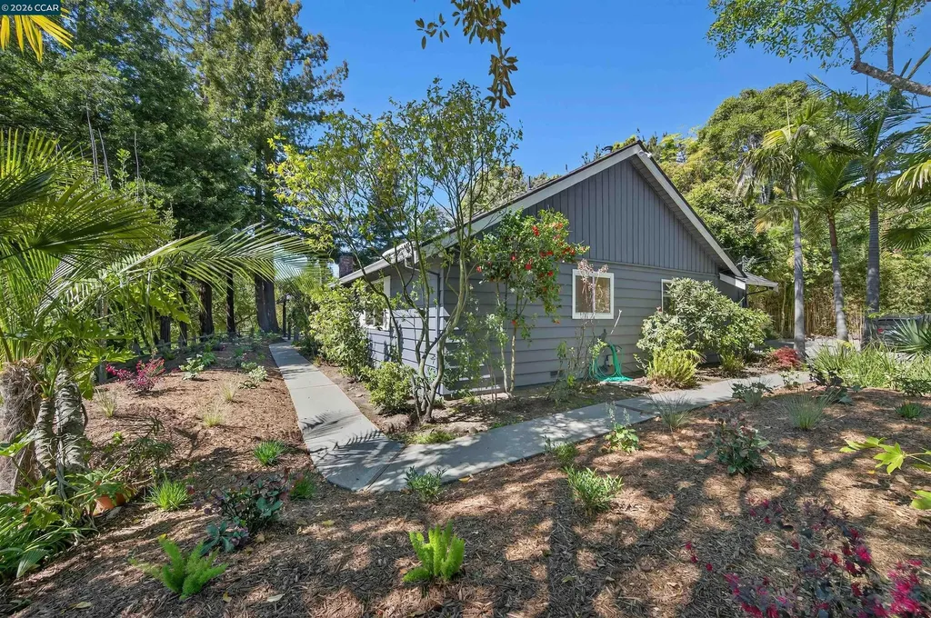 15 Crown Court Orinda CA 94563