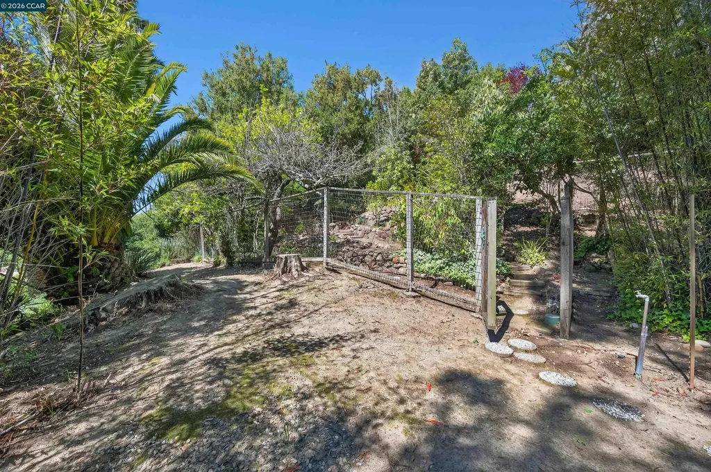 15 Crown Court Orinda CA 94563