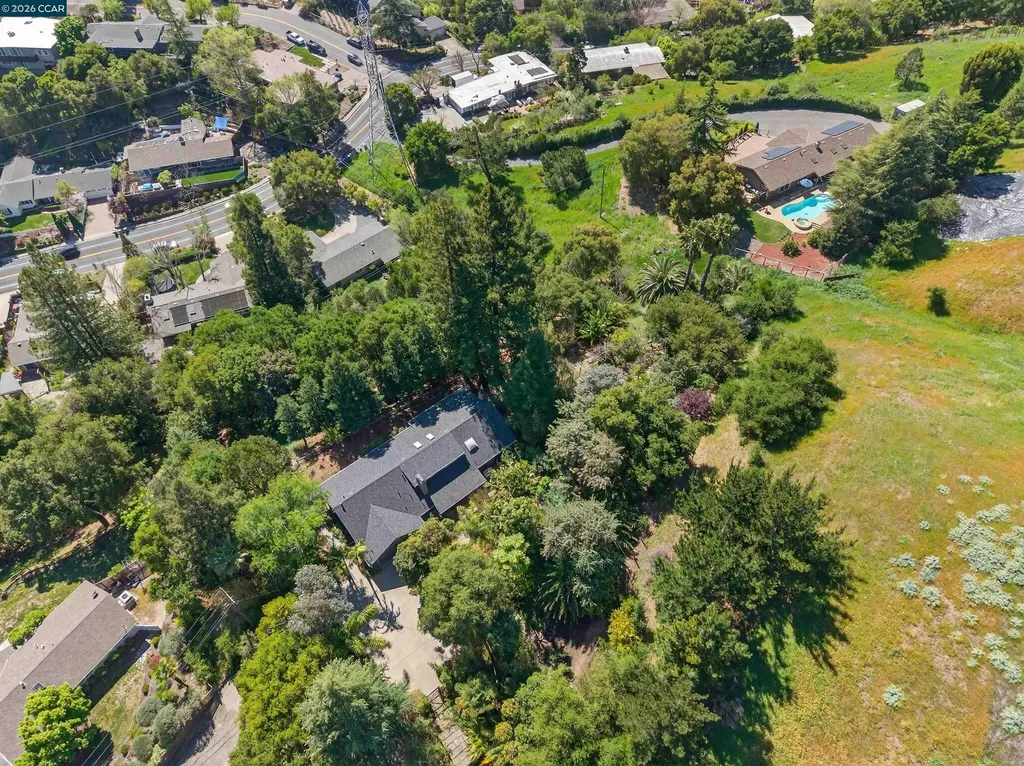15 Crown Court Orinda CA 94563