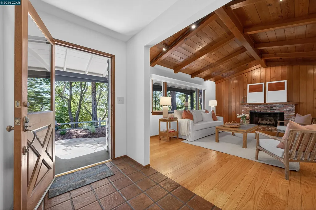 15 Crown Court Orinda CA 94563