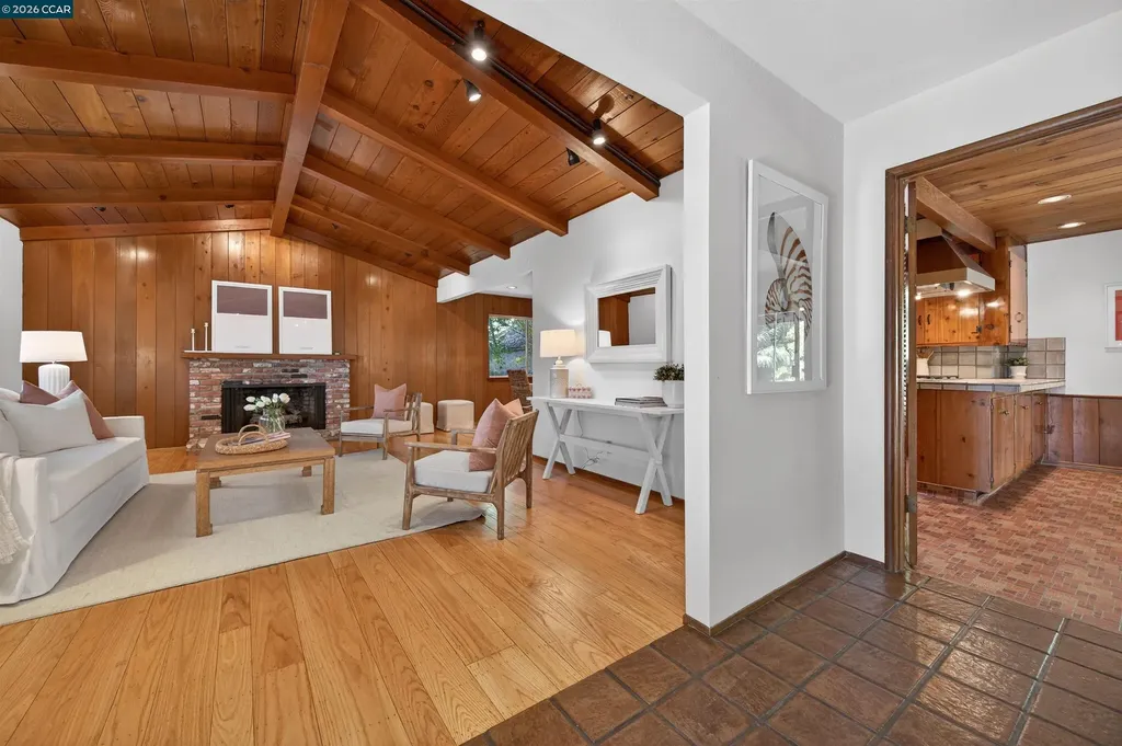 15 Crown Court Orinda CA 94563