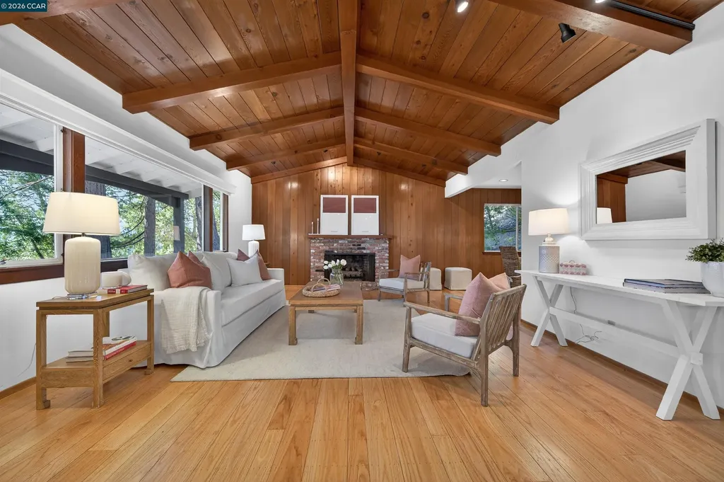 15 Crown Court Orinda CA 94563