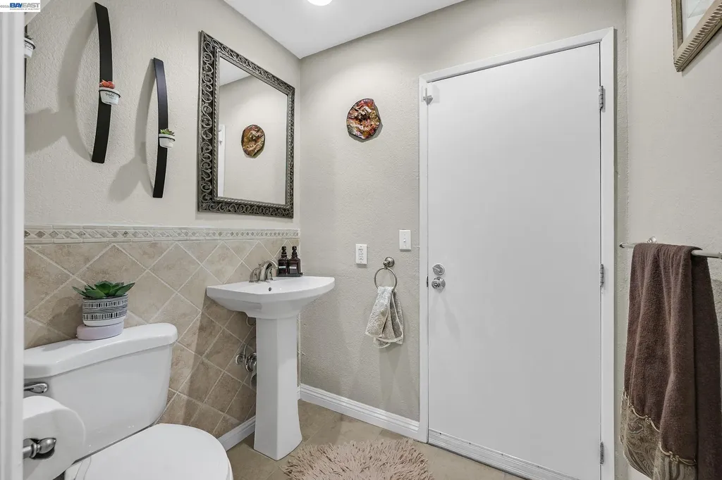 77 Barnes Lane Fremont CA 94536