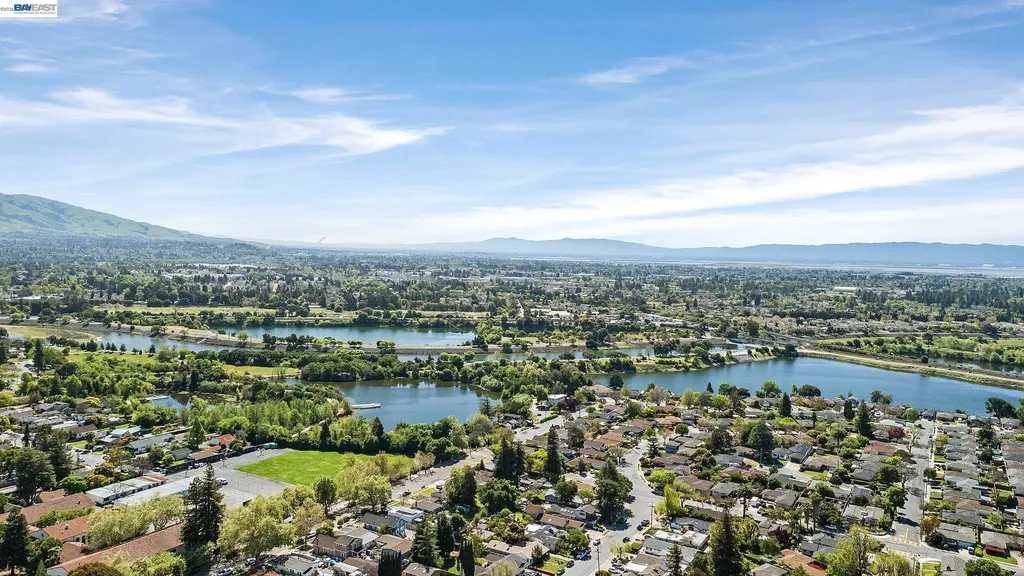 77 Barnes Lane Fremont CA 94536