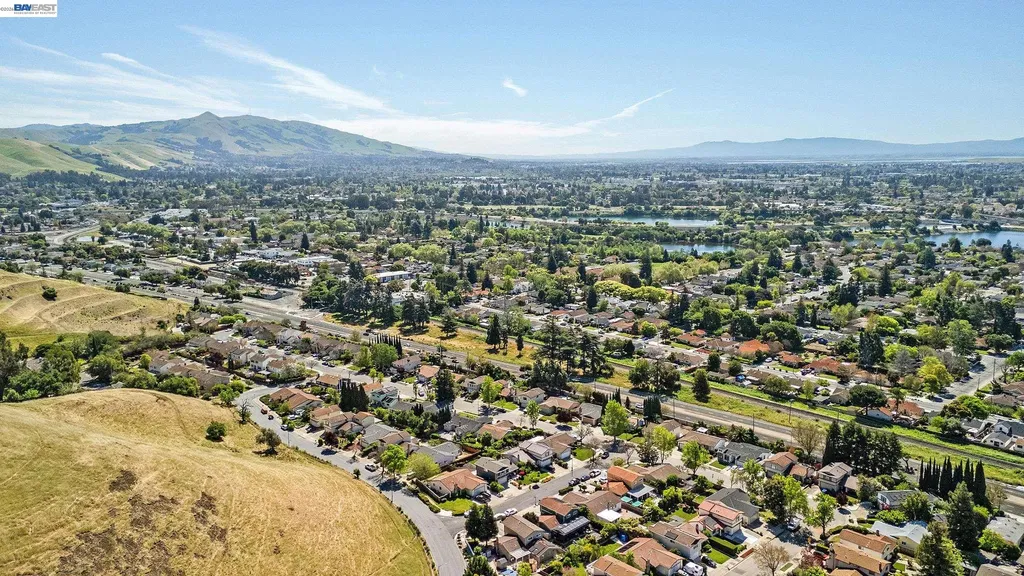 77 Barnes Lane Fremont CA 94536
