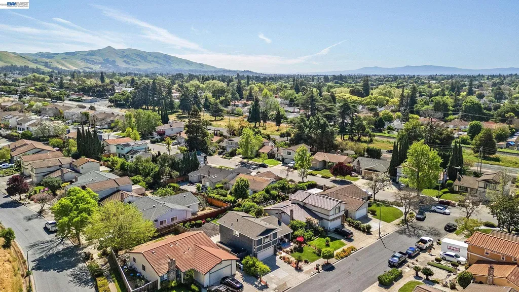 77 Barnes Lane Fremont CA 94536