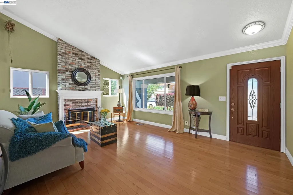 77 Barnes Lane Fremont CA 94536