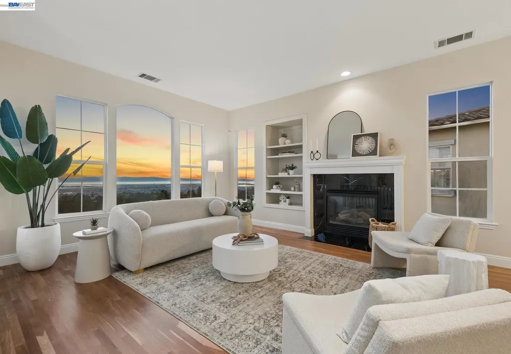 8255 Skyline Circle Oakland CA 94605