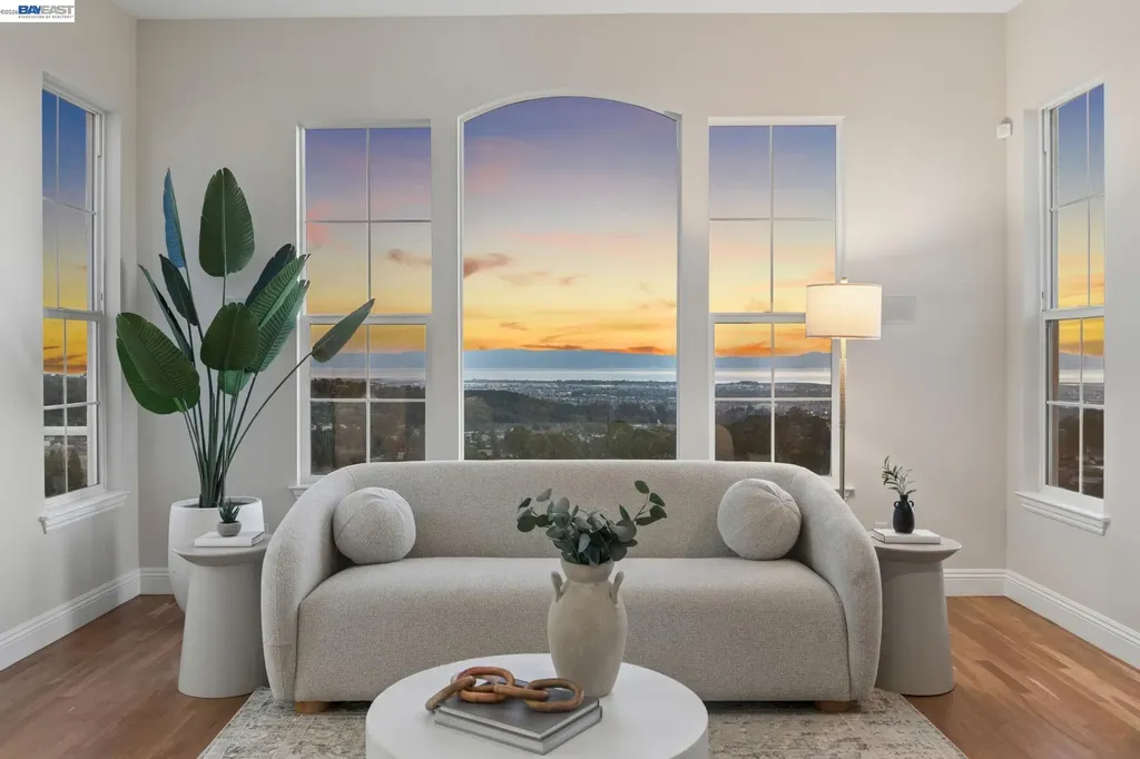 8255 Skyline Circle Oakland CA 94605