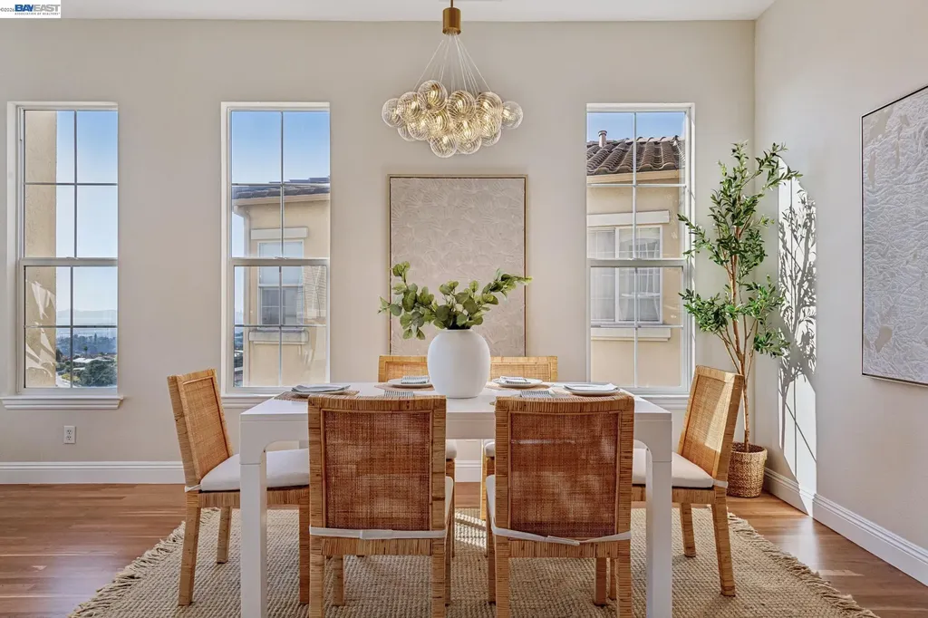 8255 Skyline Circle Oakland CA 94605