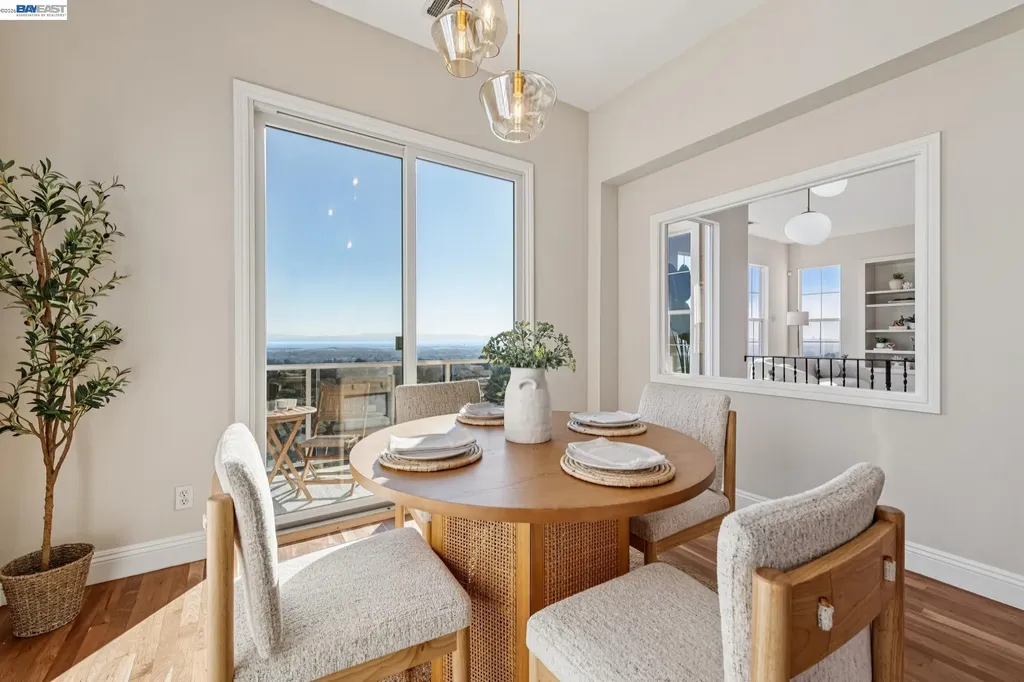 8255 Skyline Circle Oakland CA 94605