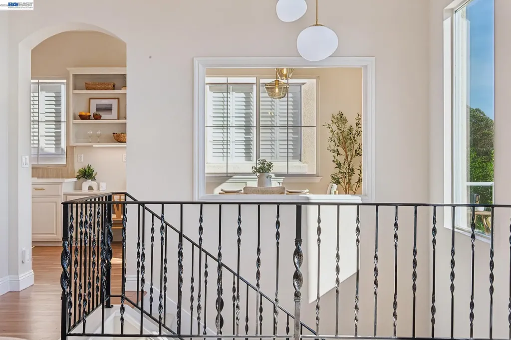 8255 Skyline Circle Oakland CA 94605