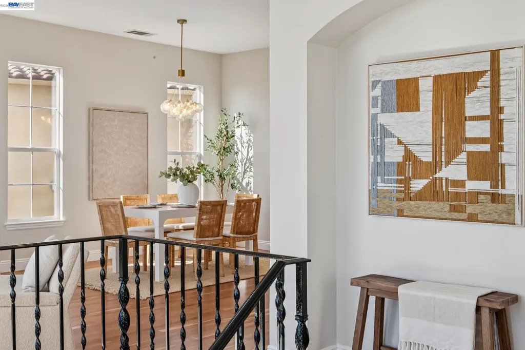 8255 Skyline Circle Oakland CA 94605