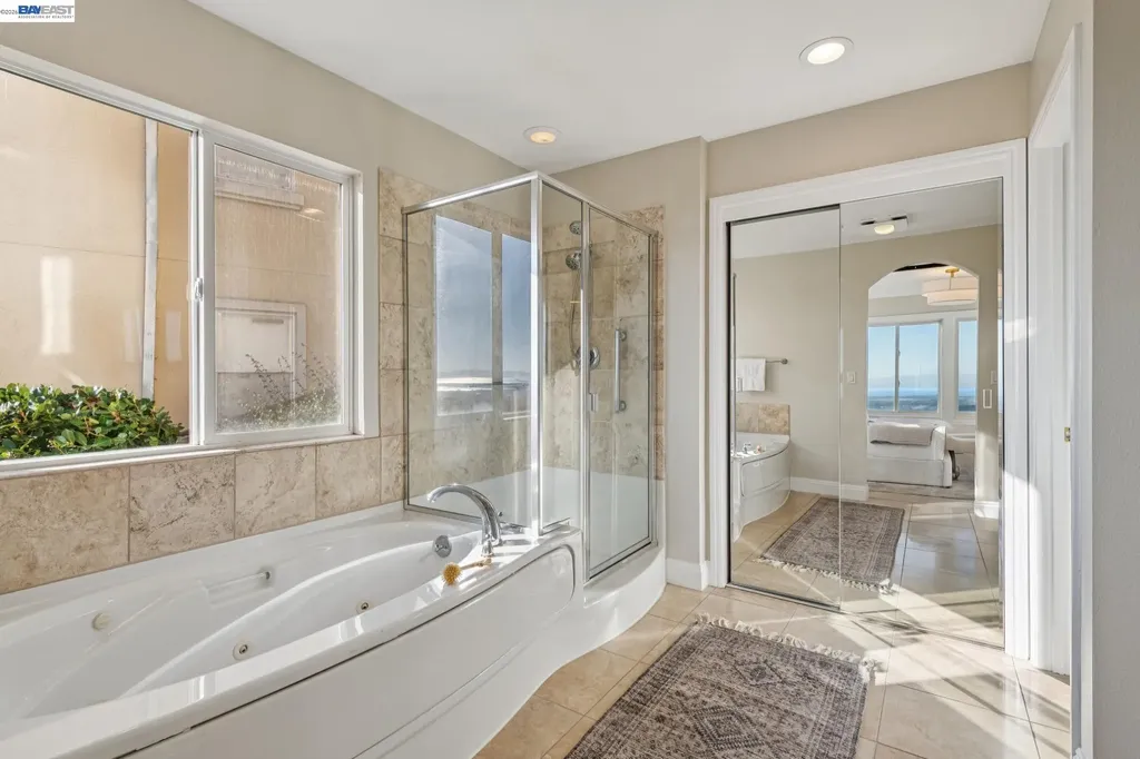 8255 Skyline Circle Oakland CA 94605