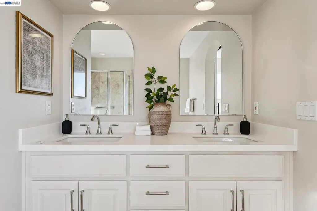 8255 Skyline Circle Oakland CA 94605