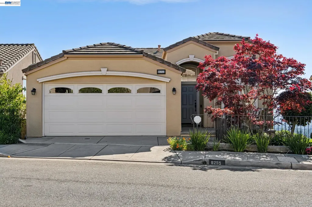 8255 Skyline Circle Oakland CA 94605