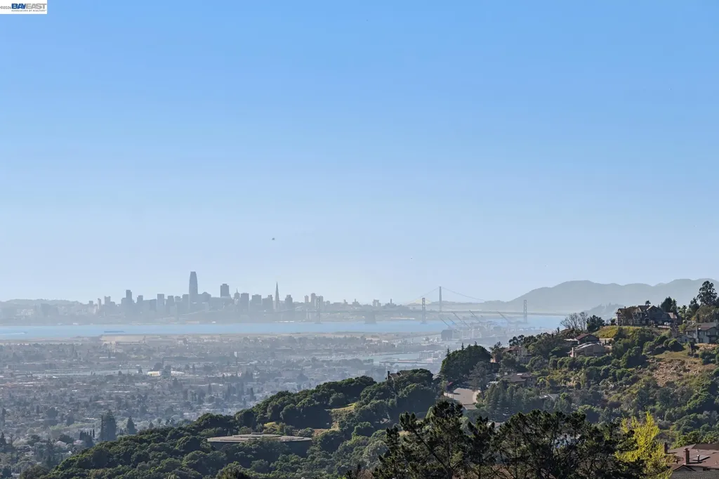 8255 Skyline Circle Oakland CA 94605