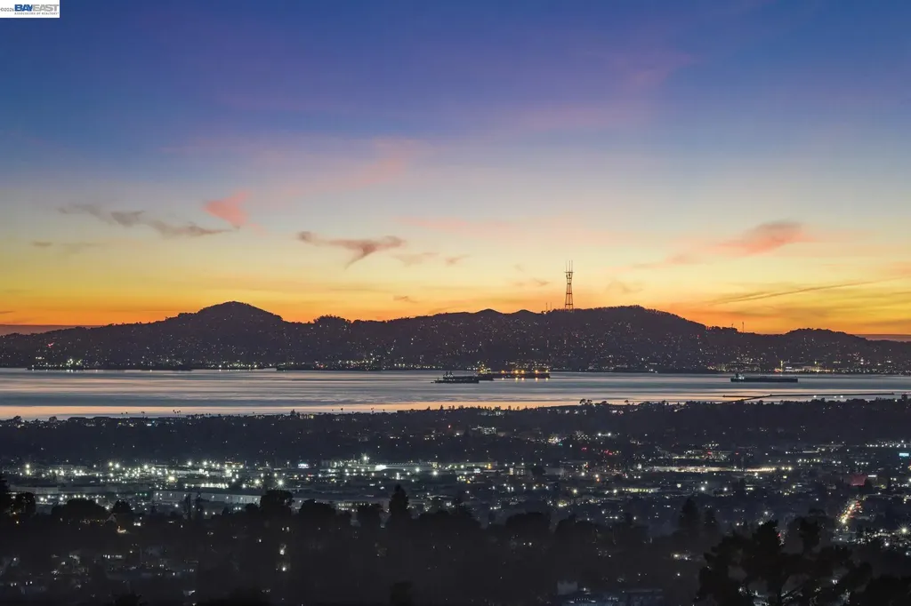 8255 Skyline Circle Oakland CA 94605